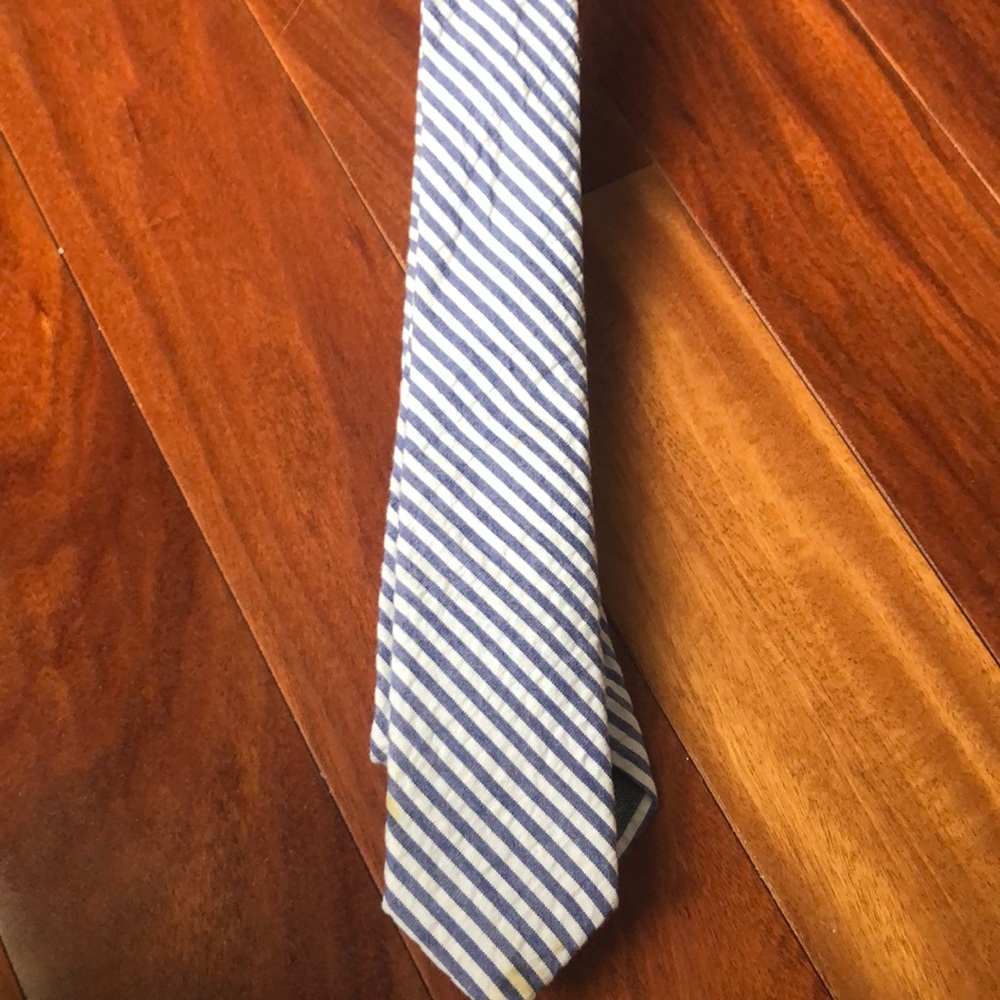 Crew cuts seersucker tie